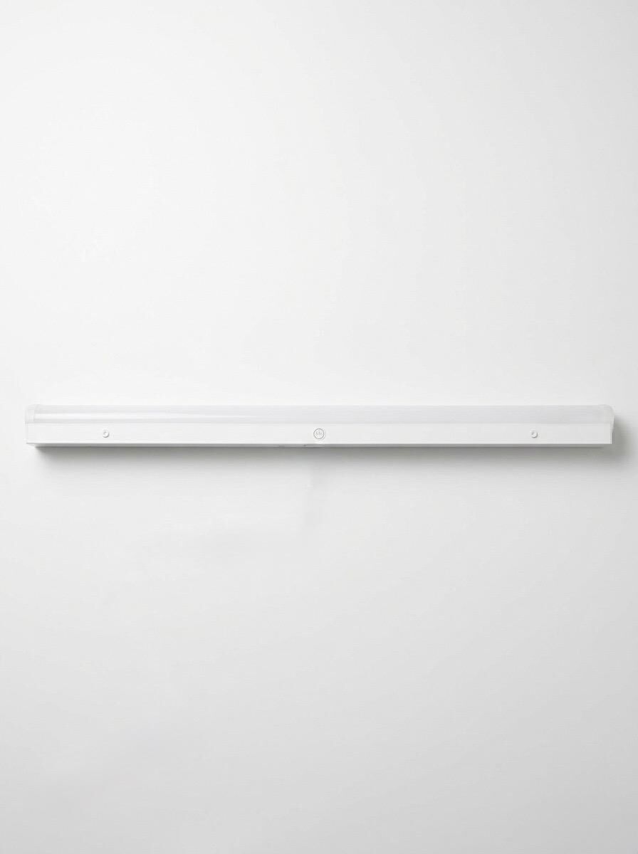E2-LS-SLIM-4FT-2436W-354050K-E-Side1